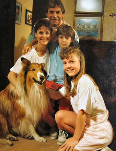 Dee Wallace with Christopher Stone (T), Will Estes (C), and Wendy Cox (B) in The New Lassie