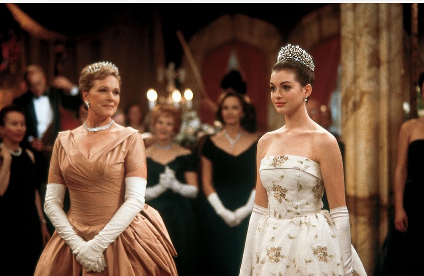 Julie Andrews with Anne Hathaway in The Princess Diaries