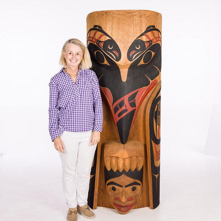 Everard auction 4 David Boxley ‘Raven and Salmon Woman’ carved and painted totem