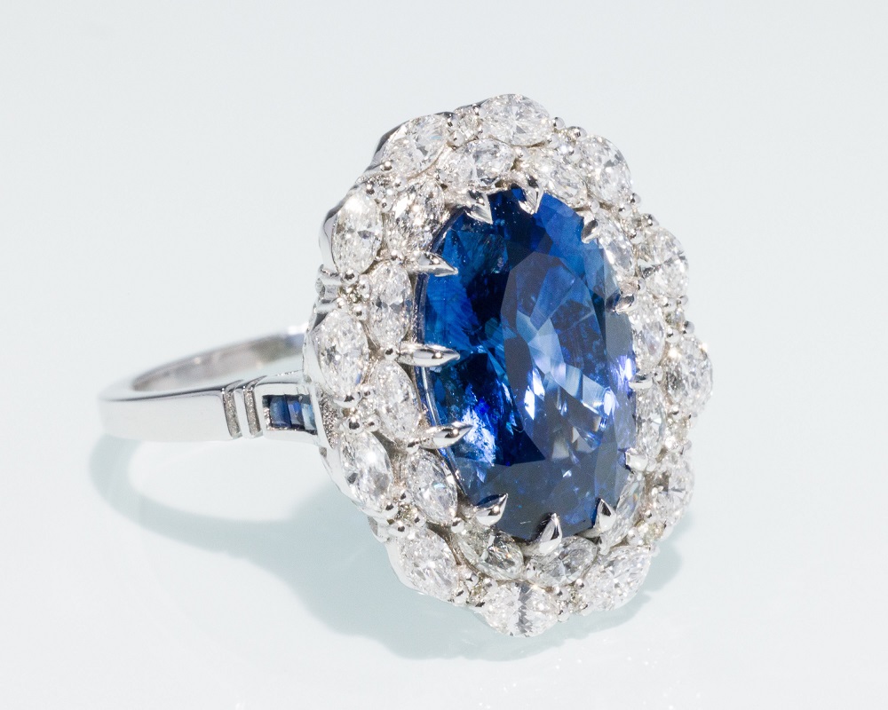 Everard auction 5 Savannah Blue Natural Kashmir sapphire ring