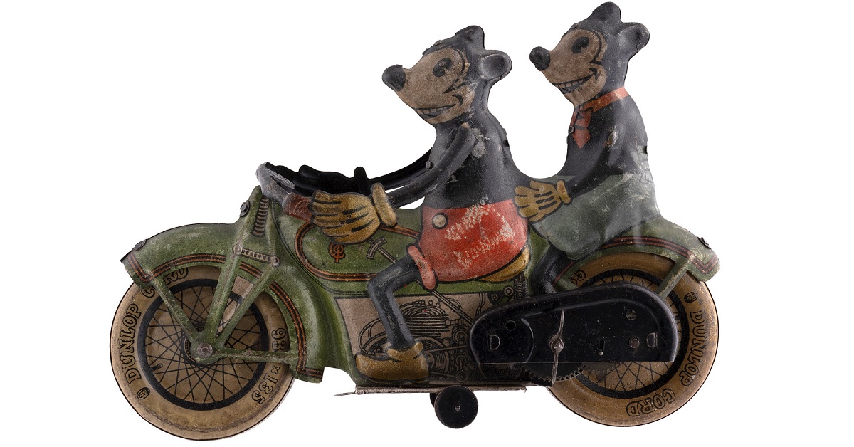 Vintage Mickey Mouse Toys Thrive in Hake’s Auction