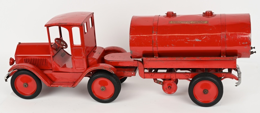 Milestone auction pressed-steel Tractor Trailer Oil Tanker